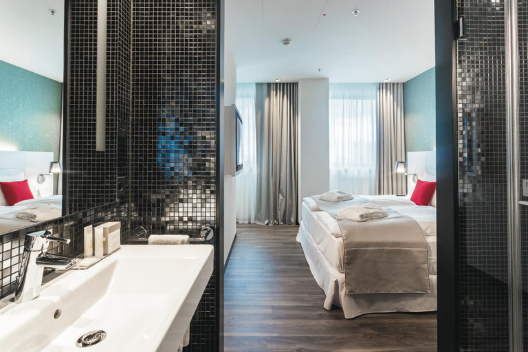 Bedroom 2, Riu Plaza Berlin, Berlin