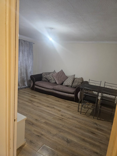 Living area 3, Cozy London Apartment Near River Thames, London