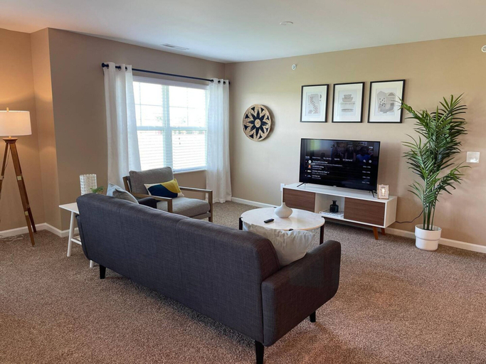 Room 3, Cozy Dublin Penthouse 2BR W D Wifi, Franklin