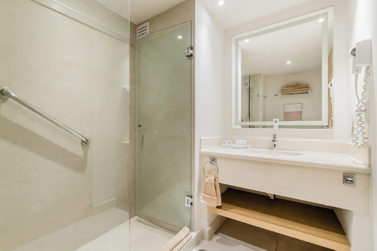 Bathroom 5, GR Solaris Lighthouse - All Inclusive, La Paz