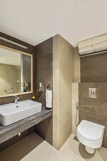 Bathroom 5, Sterling Manali, Kullu