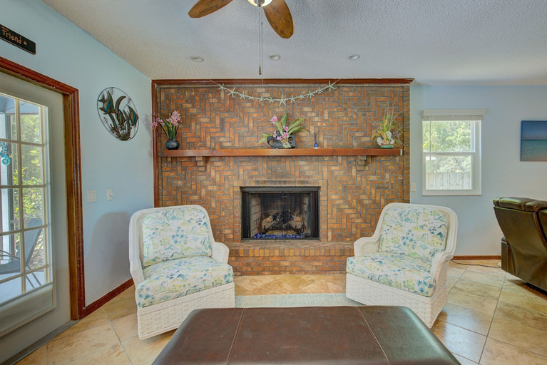 Room 3, Spacious 4 3 Retreat- Heated Pool-playroom, Pinellas
