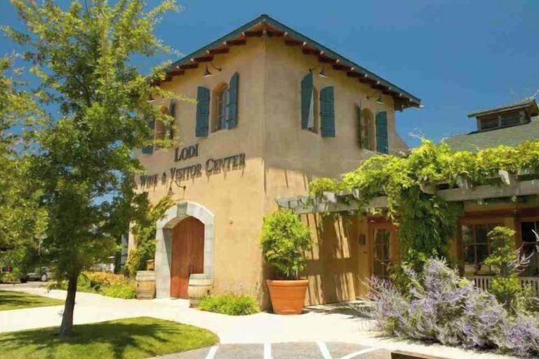 Exterior & Views 2, Charming 3-Bedroom Farmhouse Retreat w/ Open Deck!, San Joaquin
