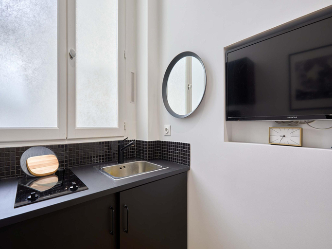 4, Modern Studio-faubourg Saint-honore, Paris