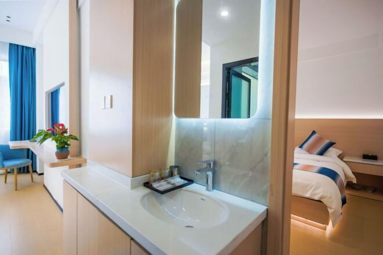 Bathroom 4, WeiKang Hotel JiShouDaXueDian, Zhangjiajie