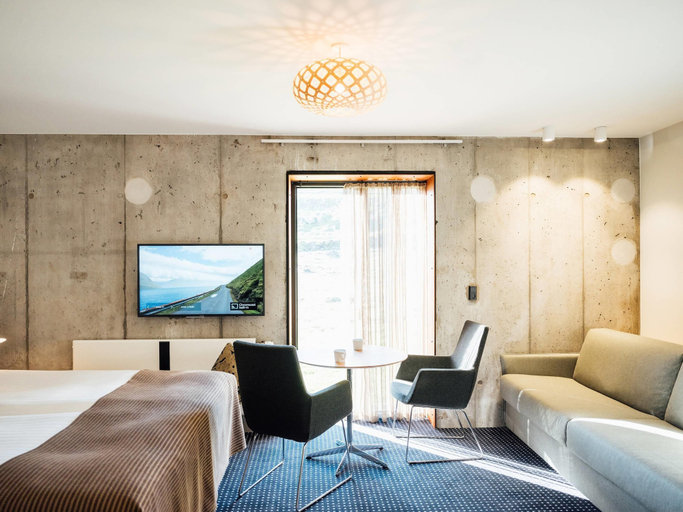 Others 5, Hotel Føroyar, Tórshavn