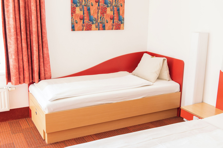 Bedroom 4, H2O Hotel-Therme-Resort, Hartberg-Fürstenfeld