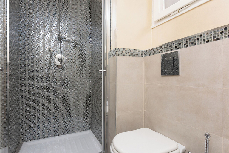 Bathroom 4, Rental in Rome Ludovisi Apartment, Roma