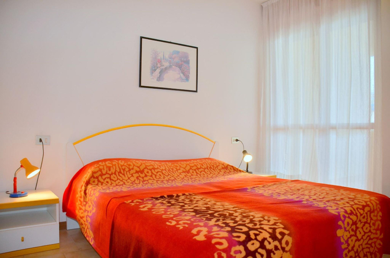 Bedroom 2, Two-Bedroom Apartment in a Seafront building with swimming pool, Venezia