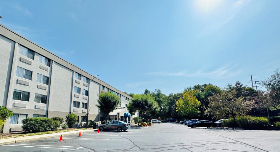 Exterior & Views 2, Motel 6 Milford, CT, New Haven