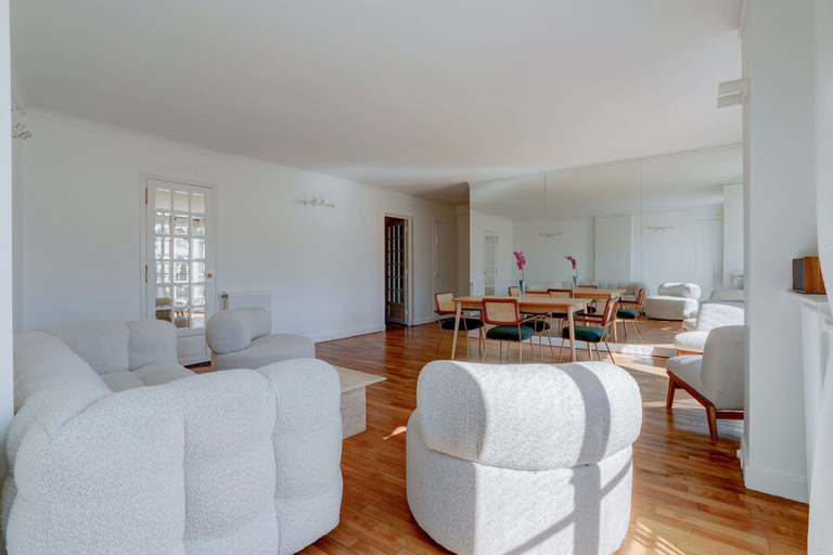 Room 5, Passy Glow 2BR Home in the 16th Arrondissement, Paris