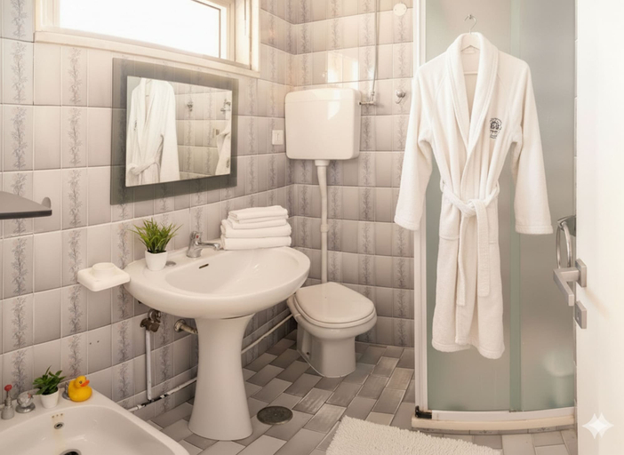 Bathroom, Aria di Mare, Imperia