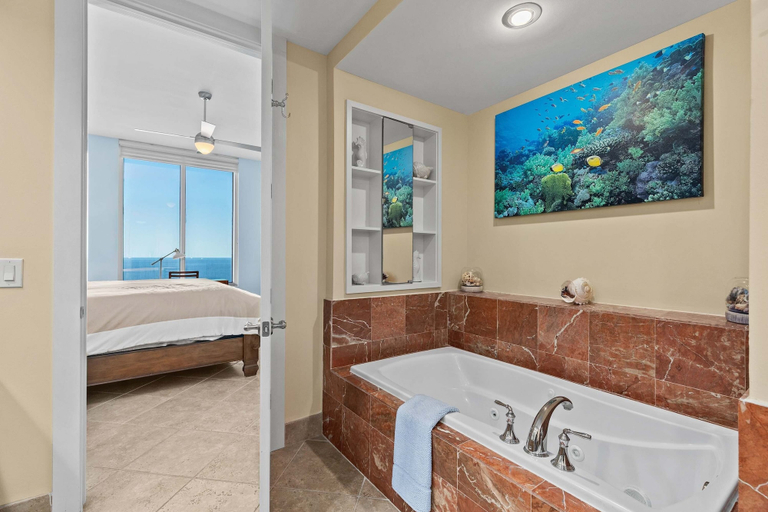 Bathroom 3, Sapphire Beach - Breathtaking 26th Floor Views 3 Bedroom Apts, Cameron
