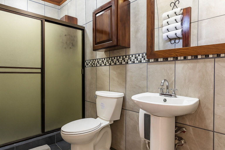 Bathroom 3, La Terraza Guest House B&B, Grecia