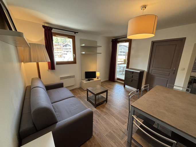 Others 2, bedroom apartment for six guests, Isère
