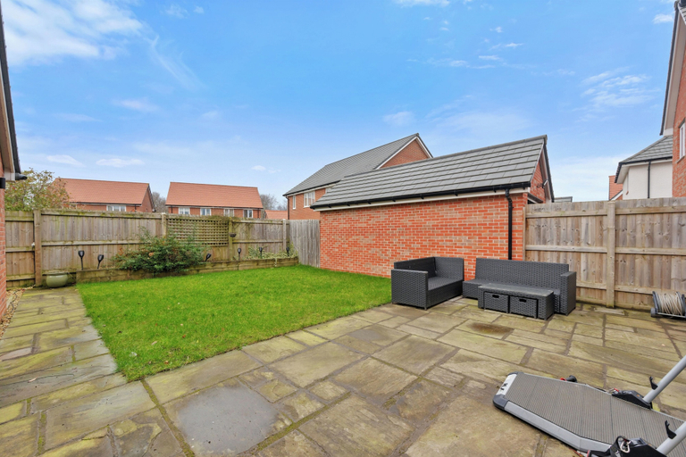 Terrace/patio, 3 Bed Detached House - Sky Tv - Garden - Pets, Halton