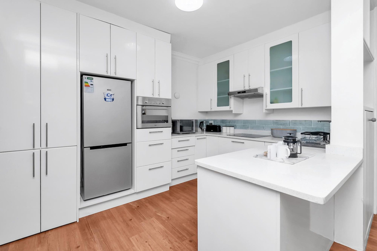 Room 4, 2bed Central Apartment in Cape Town Atlantic Point, City of Cape Town