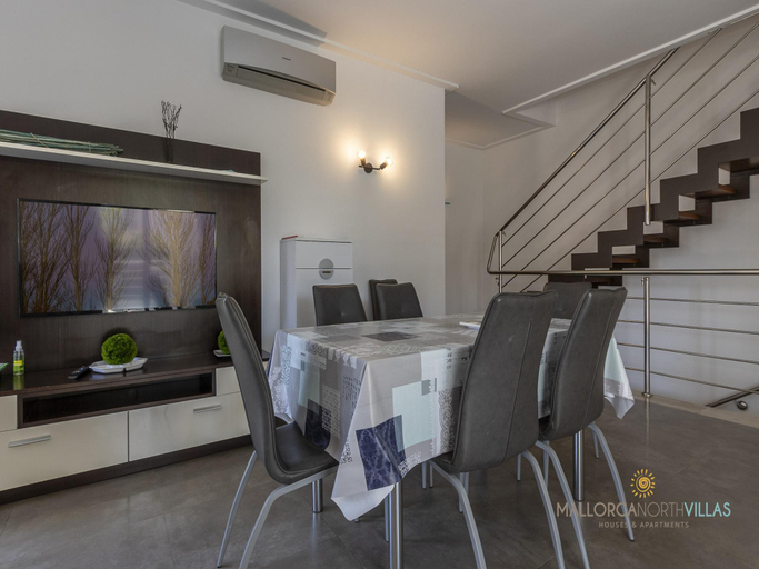 3, Elegant Villa with Pool, Baleares