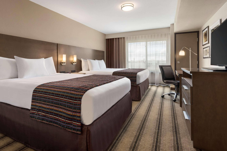 Bedroom 4, Country Inn & Suites by Radisson, St. Cloud West, MN, Stearns