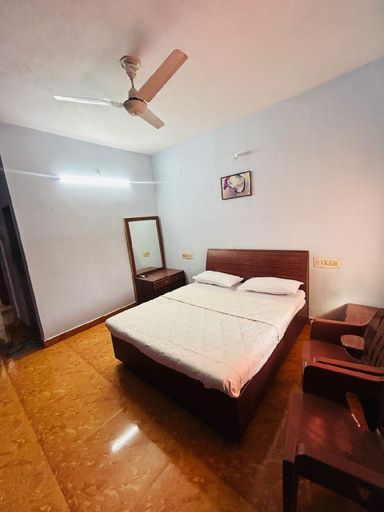 Bedroom 5, Hotel Comfort Holiday Gujarat, Junagadh