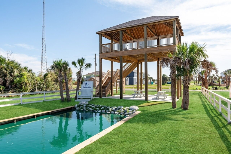 Pool 3, 2nd Life 2 Bedroom Home, Galveston
