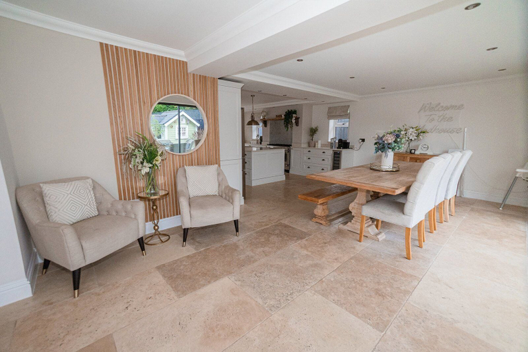 Living room 5, Modern 5-bed Retreat With Parking, Swansea