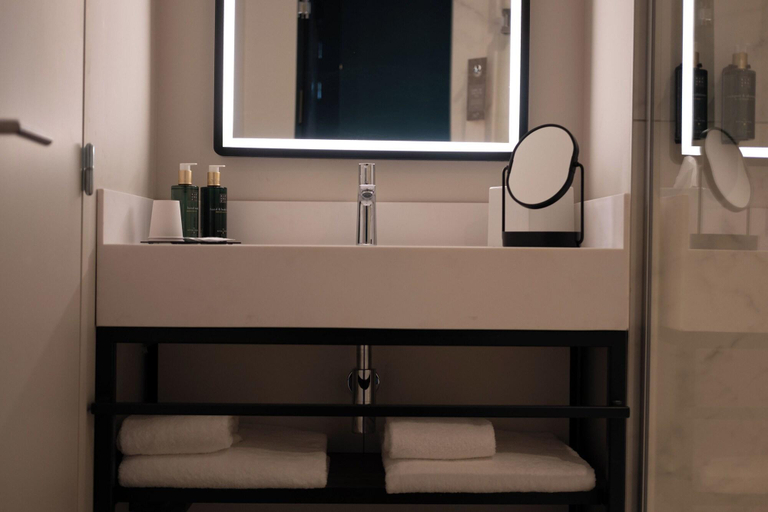 Bathroom 4, Hotel & Spa Oceania Lille Les Augustins, Nord
