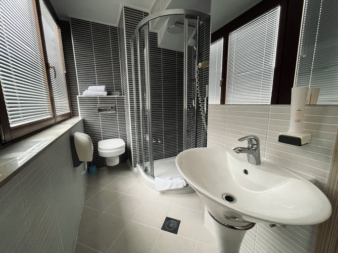 Bathroom 4, Hecco Deluxe Hotel, Sarajevo