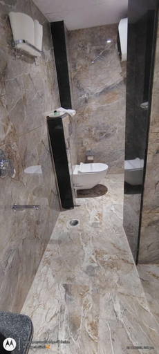 Bathroom 3, Shree Shanteshwar Mahadev Inn, Varanasi