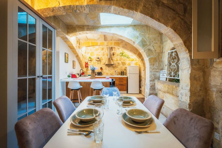 Room 3, Traditional 500 year old Gozitan Townhouse