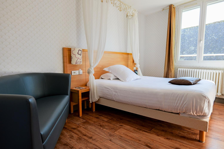 Bedroom 3, Le Relais de Vellinus - Contact Hotels, Corrèze