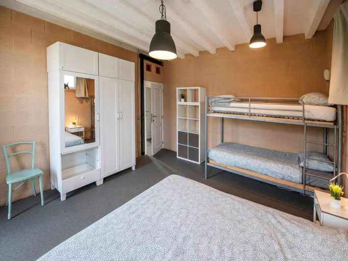 Room 5, Holiday Home With Garden and Roofed Terrace, Limburg