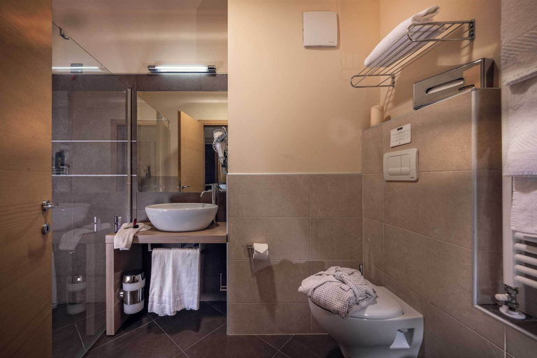 Bathroom, Brenta Dolomites, Trento