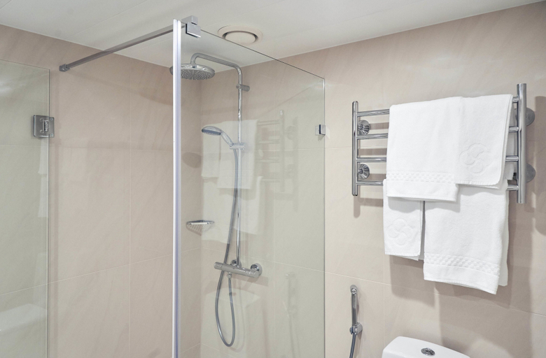Bathroom 4, Naantali Spa, Finland Proper