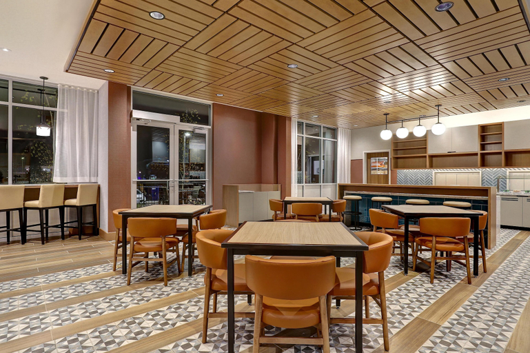 Food & Drinks 5, Hyatt Place Prince George, Fraser-Fort George