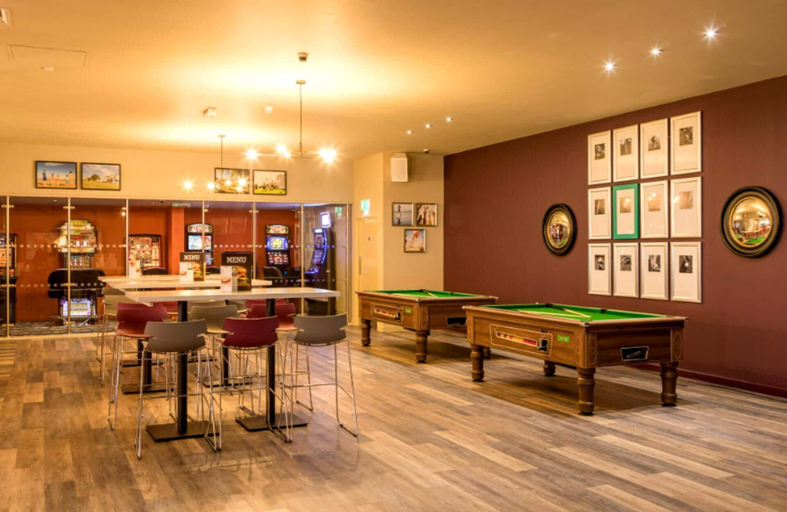 Game room, 3 Bed Cabin - Sleeps 6 - Wifi, Free Parking, Pets, Kent