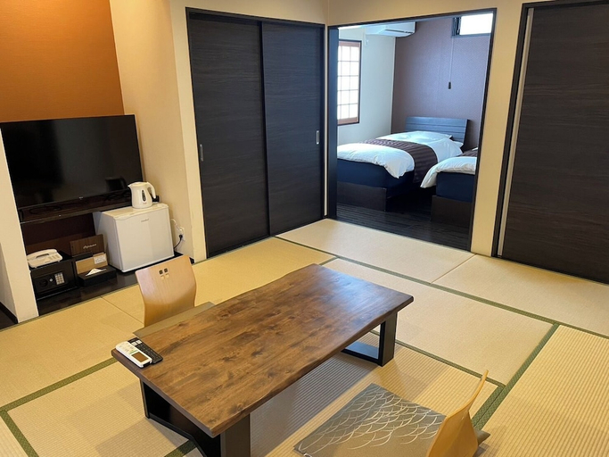 Bedroom 4, Yufuin Ryokan Seikoen, Yufu