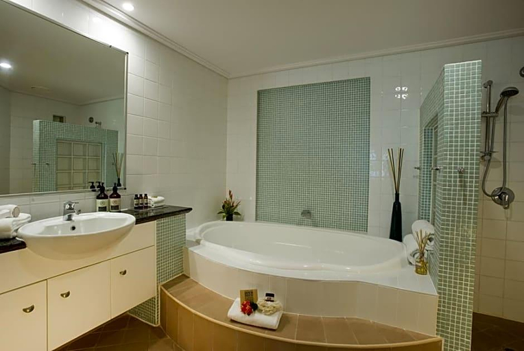 Bathroom 5, Port Douglas Peninsula Boutique Hotel - Adults Only Haven, Douglas