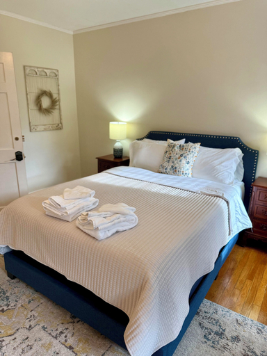 Bedroom 3, Valcour Inn & Boathouse, Clinton