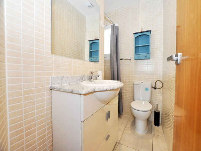 Bathroom 2, Apartment in Roses near Sandy Beach, Girona