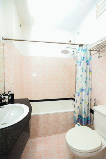 Bathroom 4, Hanh Phuc Hotel, District 1