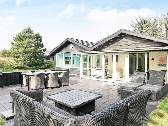 Others 1, Luxury Retreat With Pool, Varde