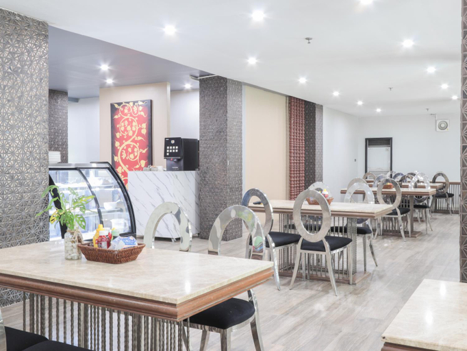 Food & Drinks 5, Jomtien Sands Residence - Beachfront, Relax & Amazing Seafood Dining, Pattaya