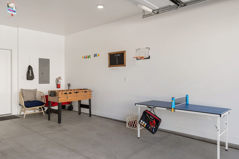 Game room 3, Ripple Holiday Home 4 Bedroom Townhouse, Washington
