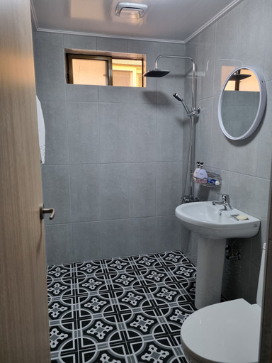 Bathroom 4, Jeju Orasung, Jeju