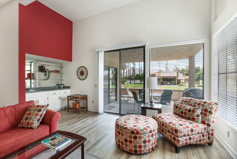 Room 3, Spacious Single-story Condo With Golf Course Views, Riverside