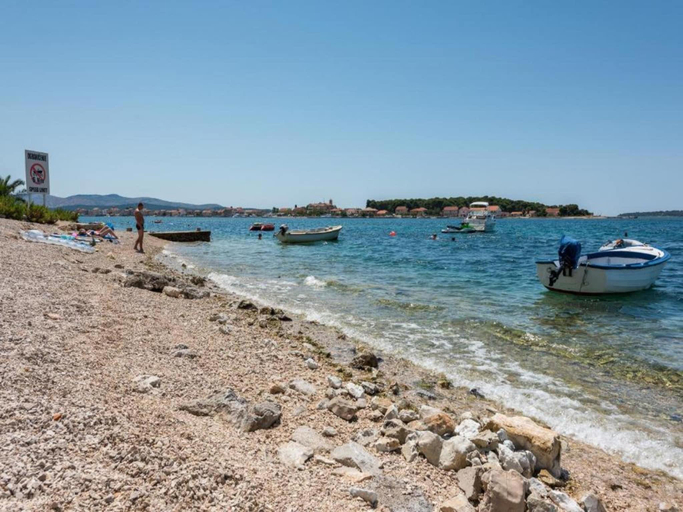 2, Apartment in Brodarica by the Beach, Šibenik