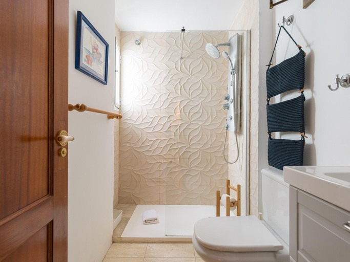 Bathroom 3, Apartment in Las Palmas near Playa de Las Canteras, Las Palmas