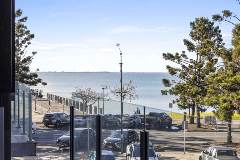 Primary image, Oceanfront 2-bed With Balcony & Study Nook, Geelong