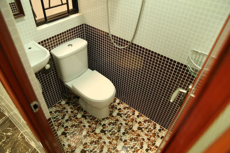 Bathroom 3, Australian Guest House, Kowloon